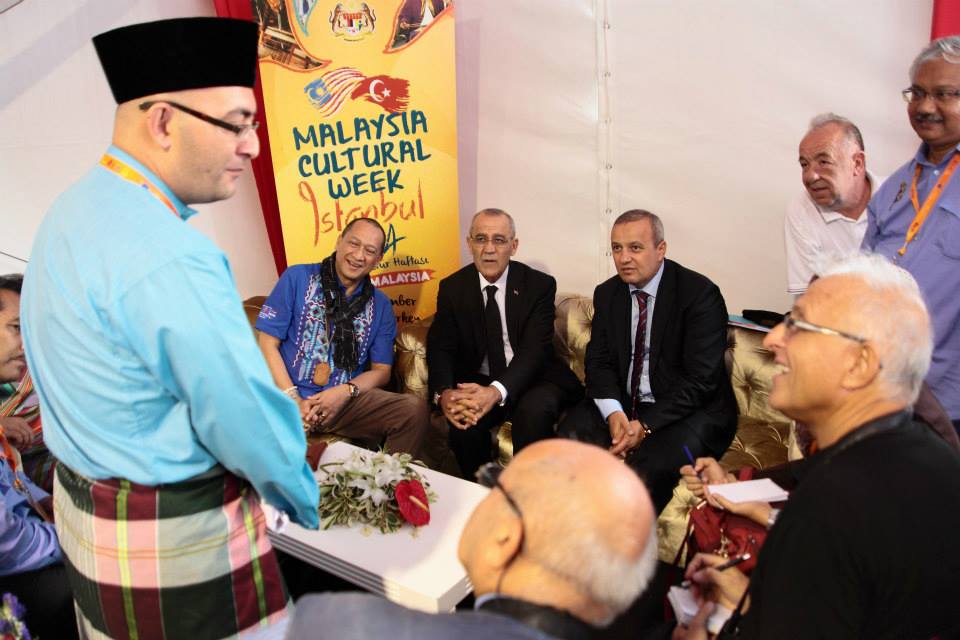 10268483_380288785452808_2517747260828447595_n