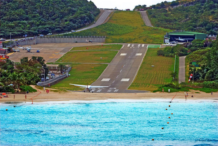 gustaf-iii-airport-st-barthelemy-caribbean