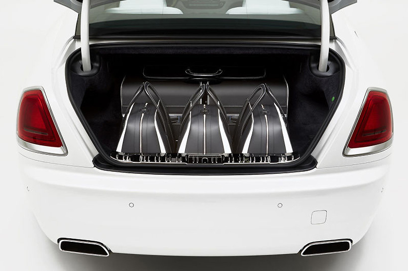 rolls-royce-unveils-a-46000-luggage-set-to-complement-the-wraith-022