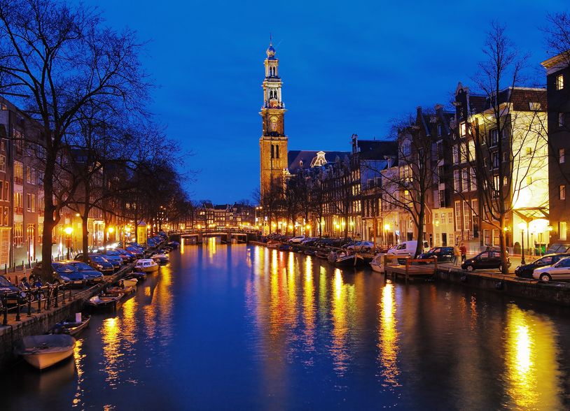 vista-de-westerkerk-de-noche