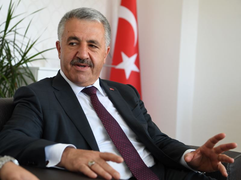 Ulaştırma, Denizcilik ve Haberleşme Bakanı Ahmet Arslan “2016’da, 174 milyon Yolcu Taşındı.”