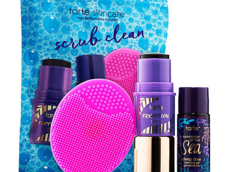 Tarte Cosmetics’in Yüz Temizleme Ürünleri Üçlüsü, Seyahat için Tek Bir Kesede Toplandı