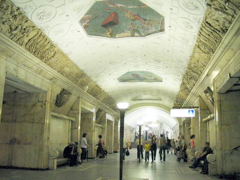 Ayşe Özek’in Moskova Metrosunda Bir Günü