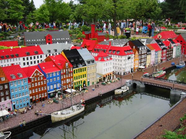 Çocuklarla Gezmek İsteyenler için Legoland Billund
