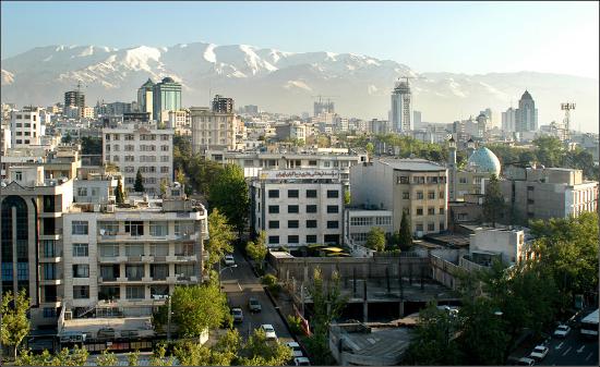 Biraz Doğulu Biraz da Batılı Şehir, Tahran